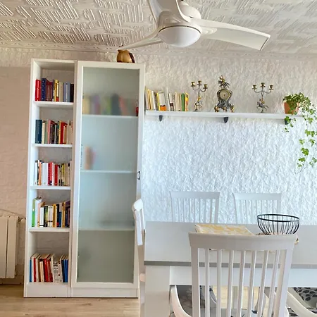 Charming & Relaxing Flat Апартаменты *